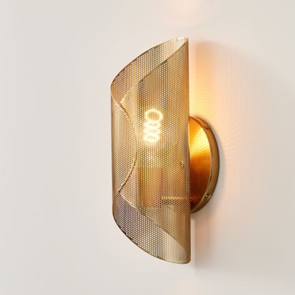 Curled purforated sconce - Picture 2 of 5